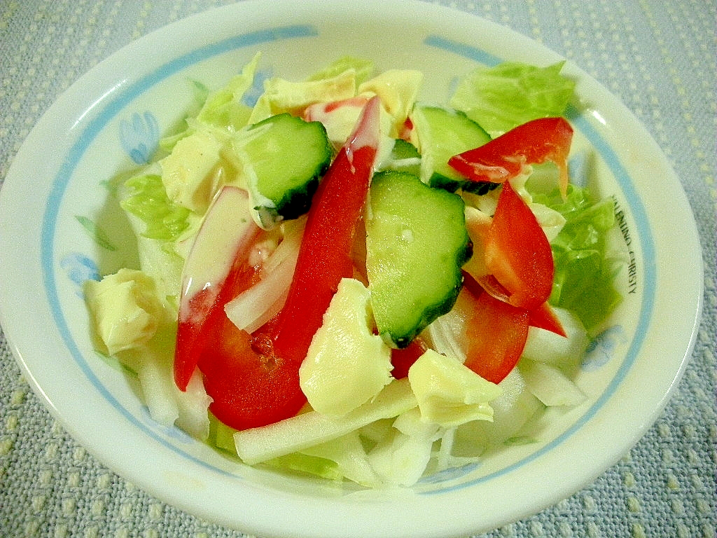 白菜とカマンベールチーズのサラダ