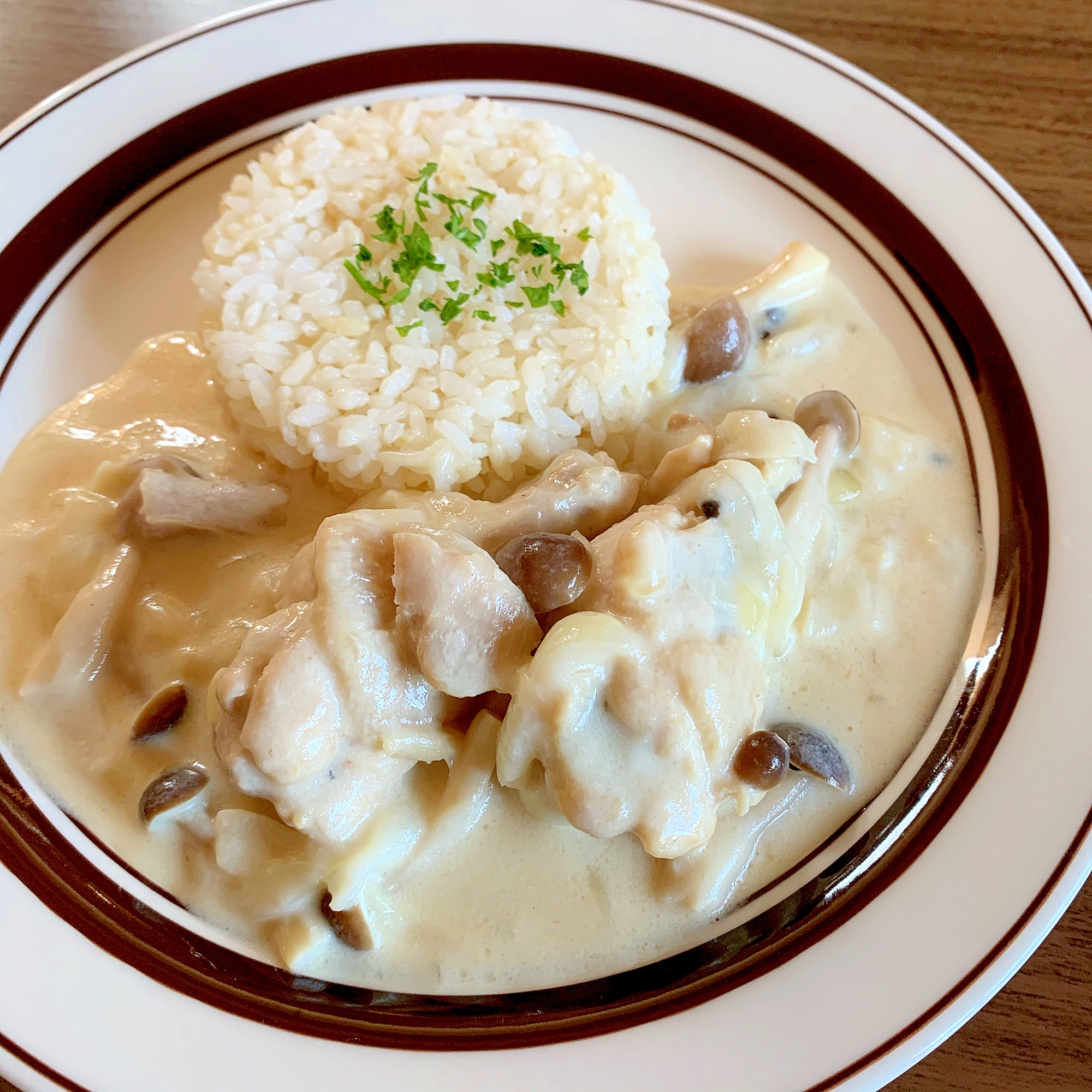 鶏のフリカッセとバターライス