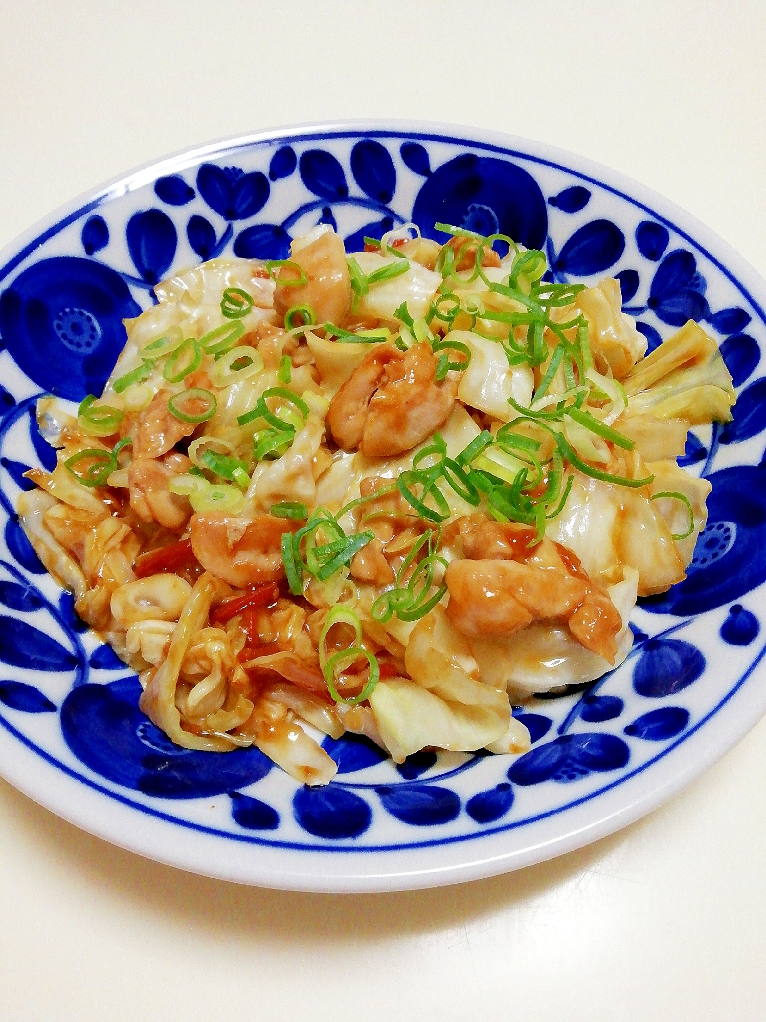 鶏肉とキャベツのごま味噌炒め