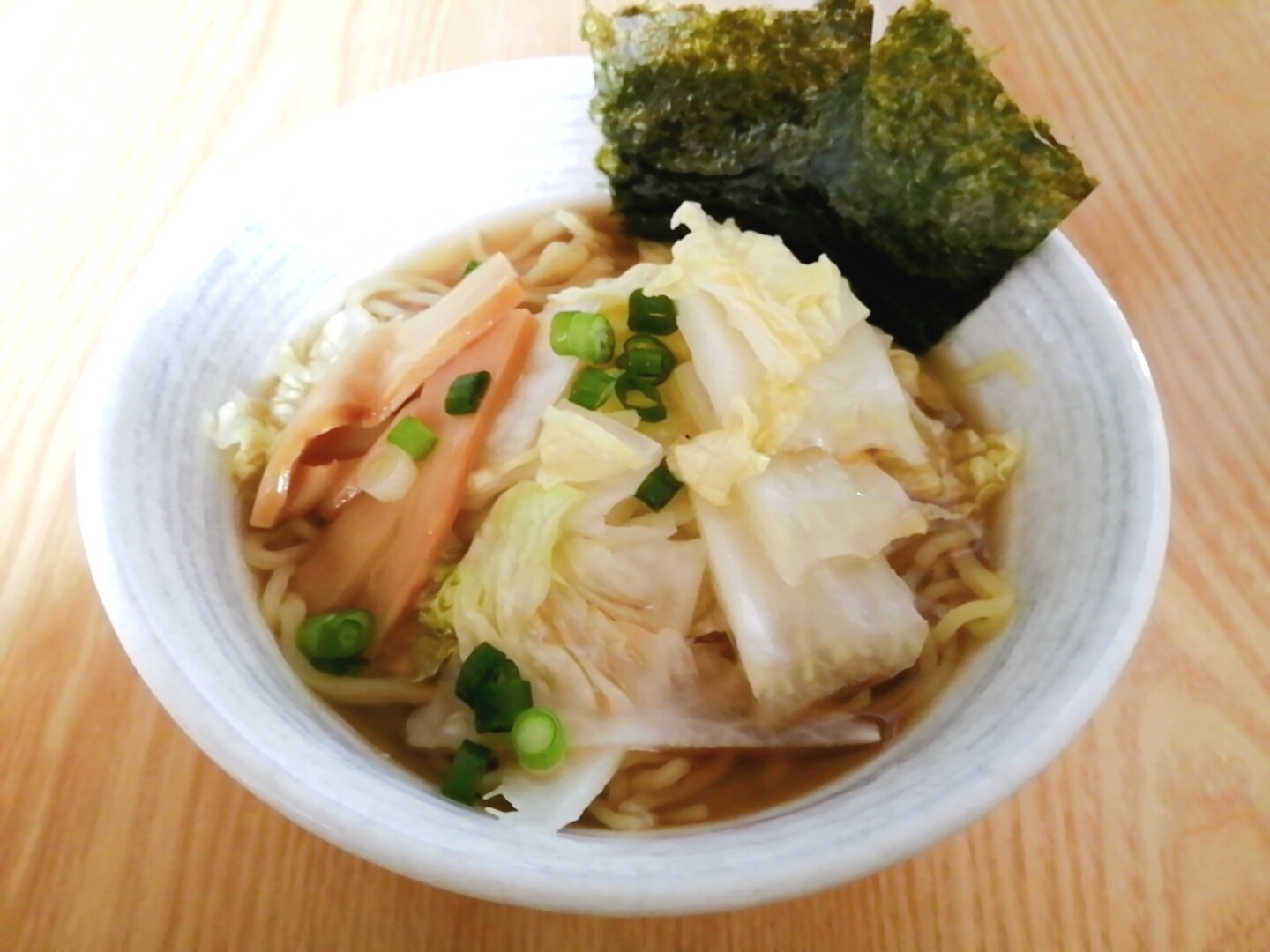 白菜たっぷりの醤油ラーメン