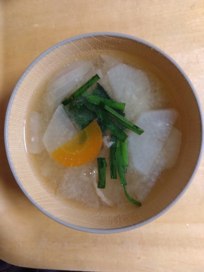 大根と人参と玉ねぎの味噌汁