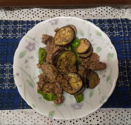 なすピーマン鶏ひき肉の味噌炒め