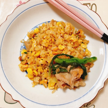菜の花と魚肉ソーセージで卵チャーハン