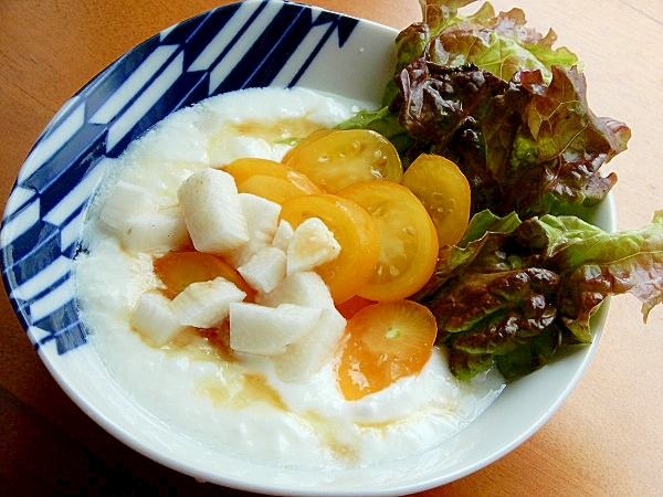 ５分！＋山芋❤朝ご飯にベジヨーグルト♪（蜂蜜ほか）