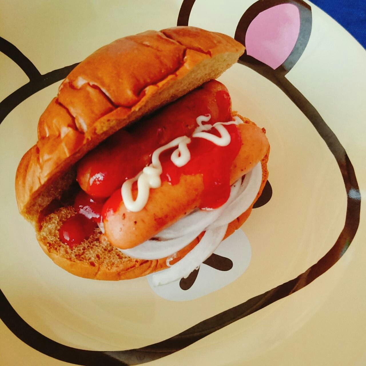 ウインナーと玉ねぎの黒糖ロール