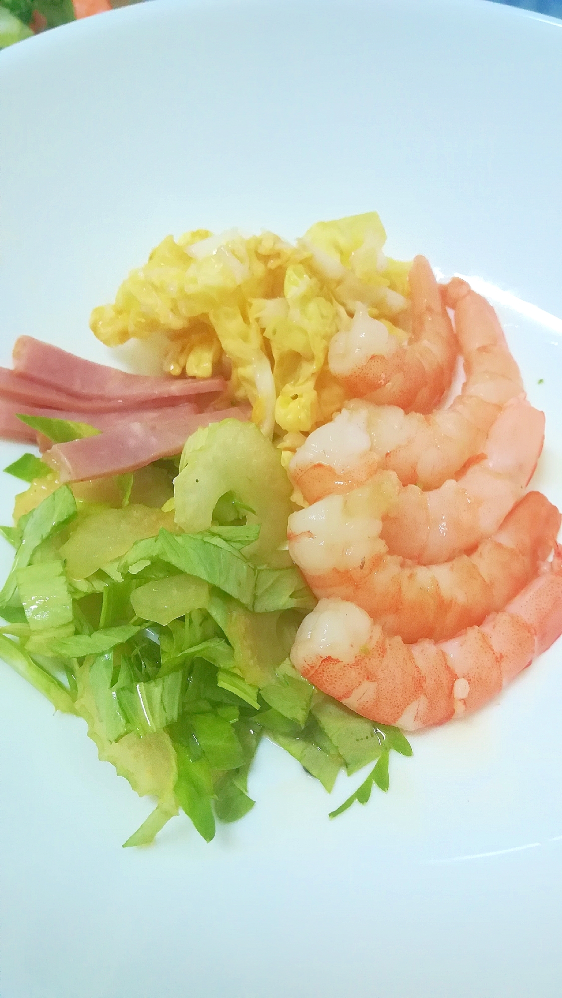 バナメイエビとハムと白菜とセロリのサラダ レシピ 作り方 By みずたまsweet 楽天レシピ バナメイエビとハムと白菜とセロリのサラダ レシピ 作り方 By みずたまsweet 楽天レシピ
