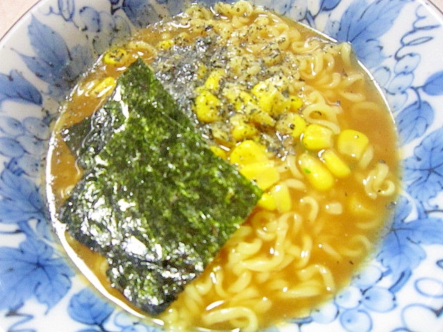 バターコーン入り即席味噌ラーメン