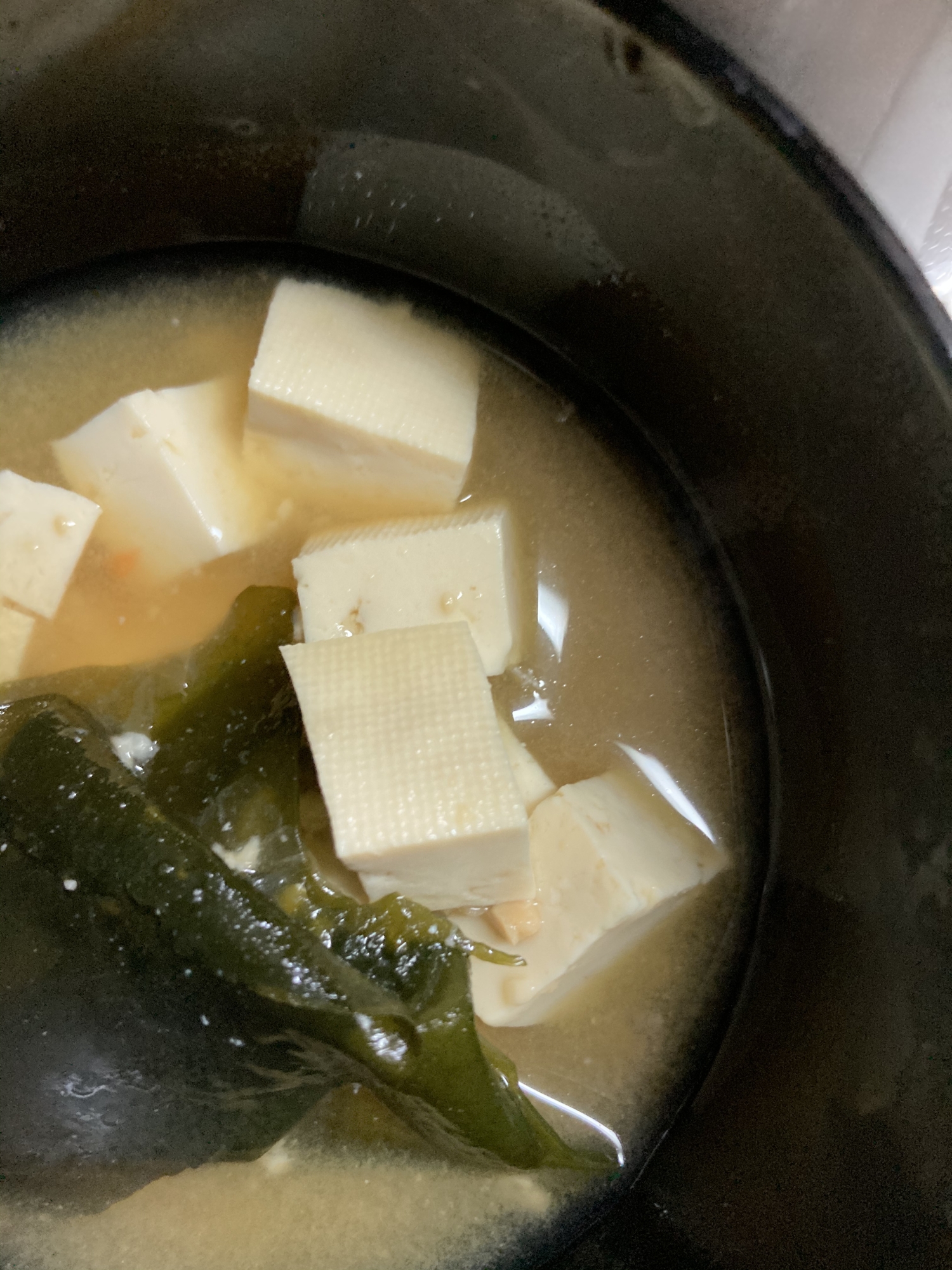 豆腐とわかめのしょうが味噌汁