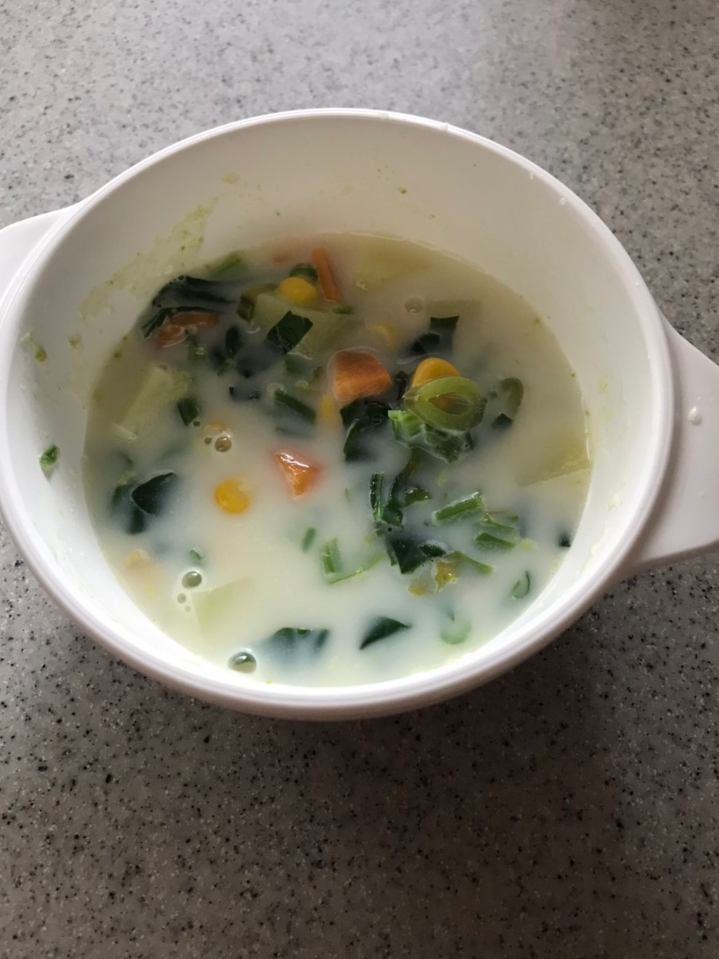 幼児用 ほうれん草のコンソメ牛乳スープ レシピ 作り方 By よんちゃんママ 楽天レシピ