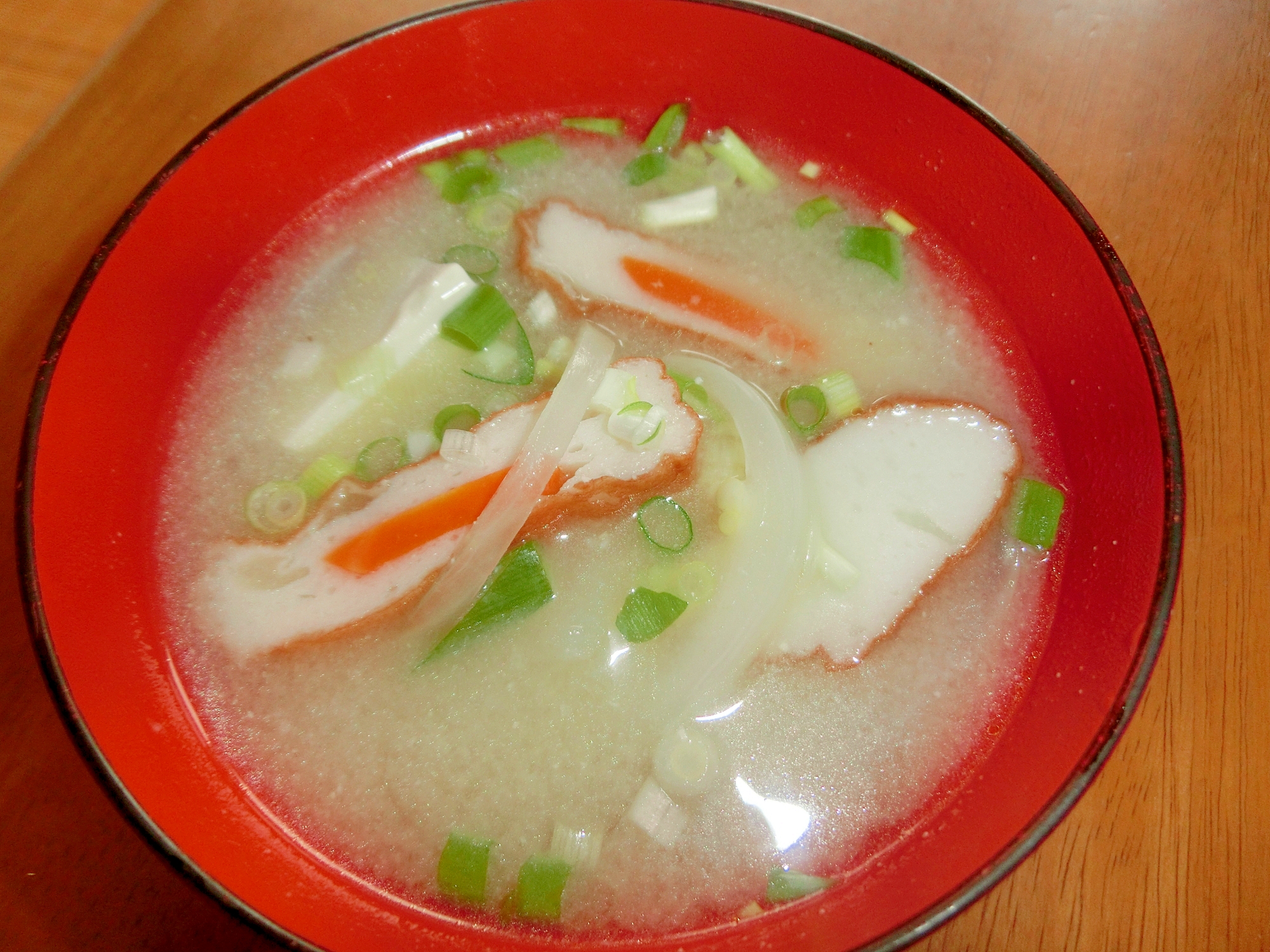 さつまあげと豆腐の味噌汁