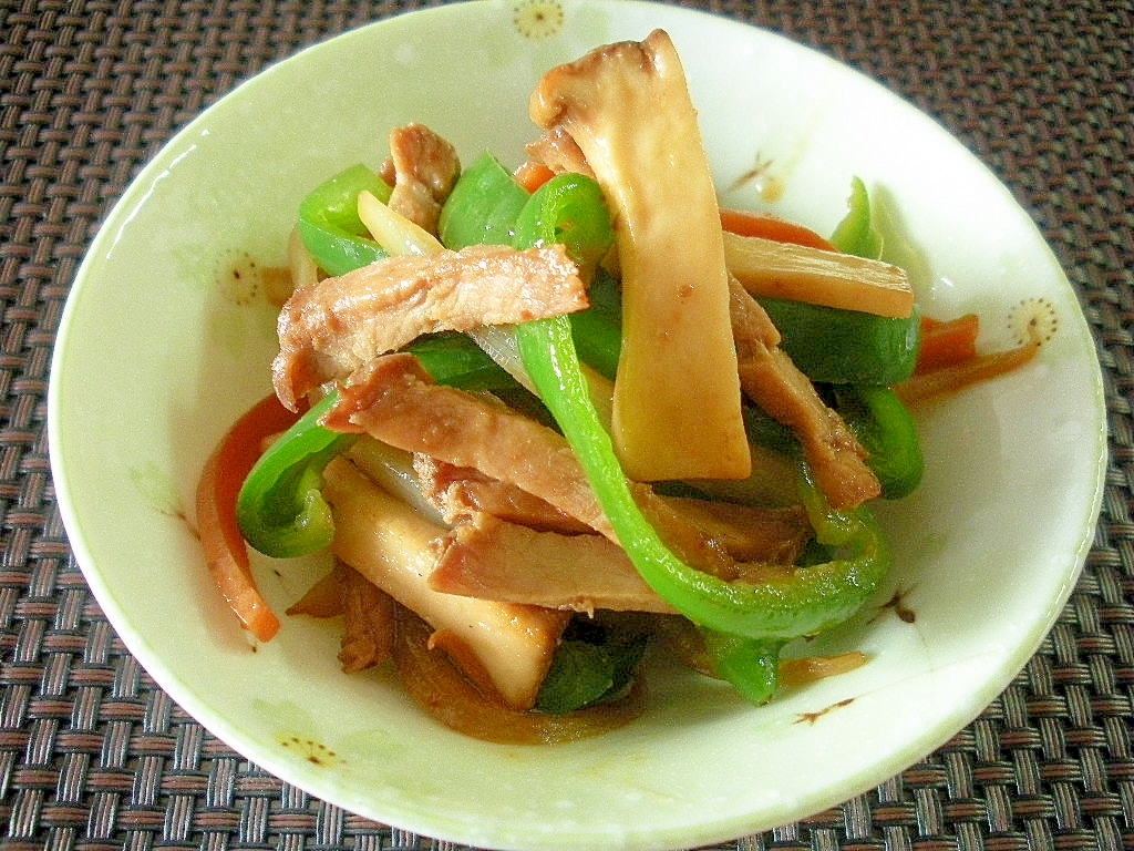 簡単！煮豚とエリンギとピーマンのたれ味ソテー♪