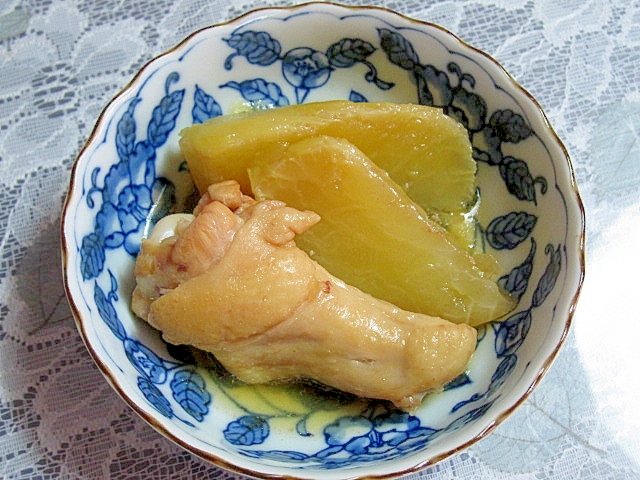 鶏手羽と大根の煮物