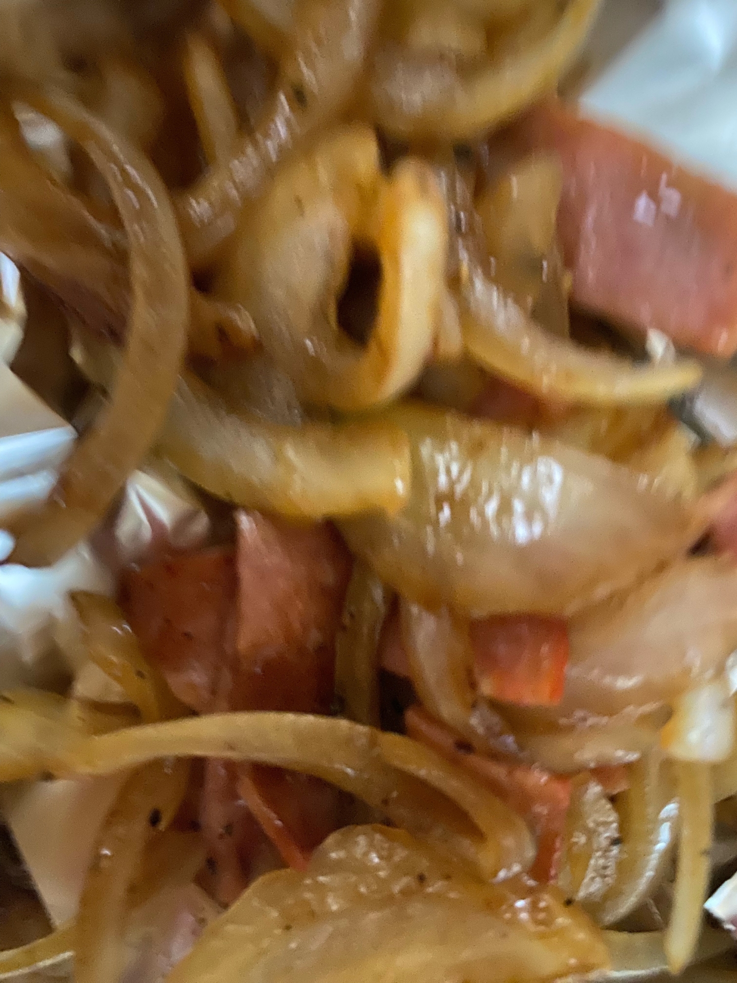 扇形ソーセージと玉ねぎの炒め物