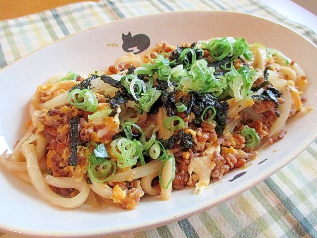 バターしょう油風味の納豆そぼろ焼きうどん♪