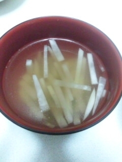 大根の切り方を変えてみました。簡単で美味しいスープで体もあたたまりますね。
ありがとうございました。