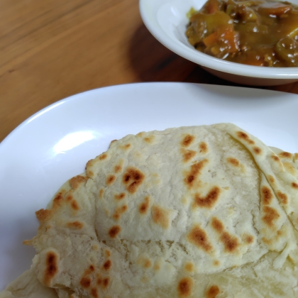 カレーのお供に♫簡単もちもちナン