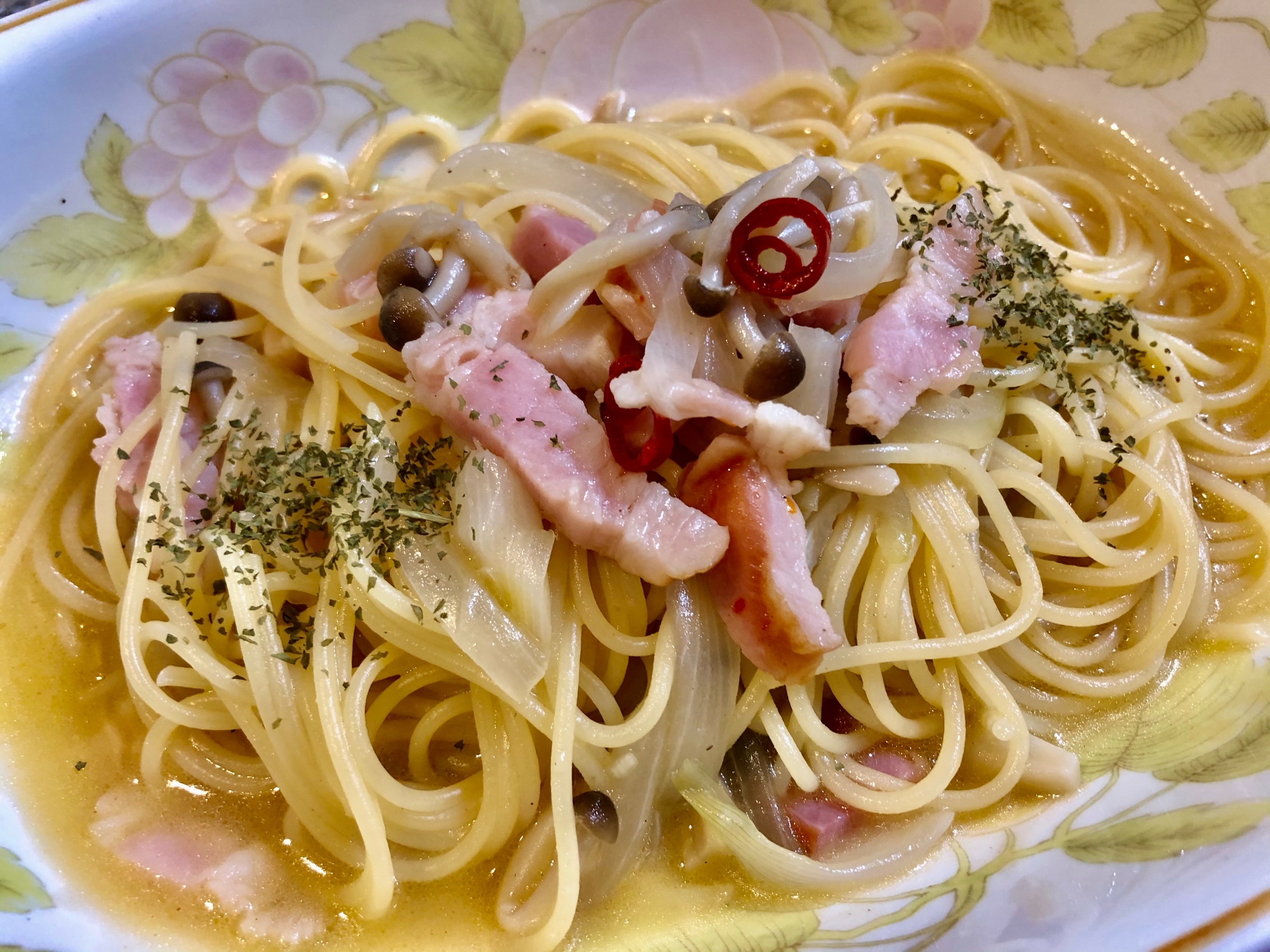 白ワインと♫ベーコンと玉ねぎのコク旨スープパスタ