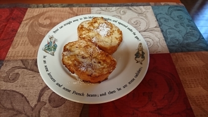 こんにちは！
食パンで作るよりフランスパンで作るほうが、美味しいですね。残って固くなったパンが、とてもいいおやつに変身して嬉しくなりました。ごちそうさま