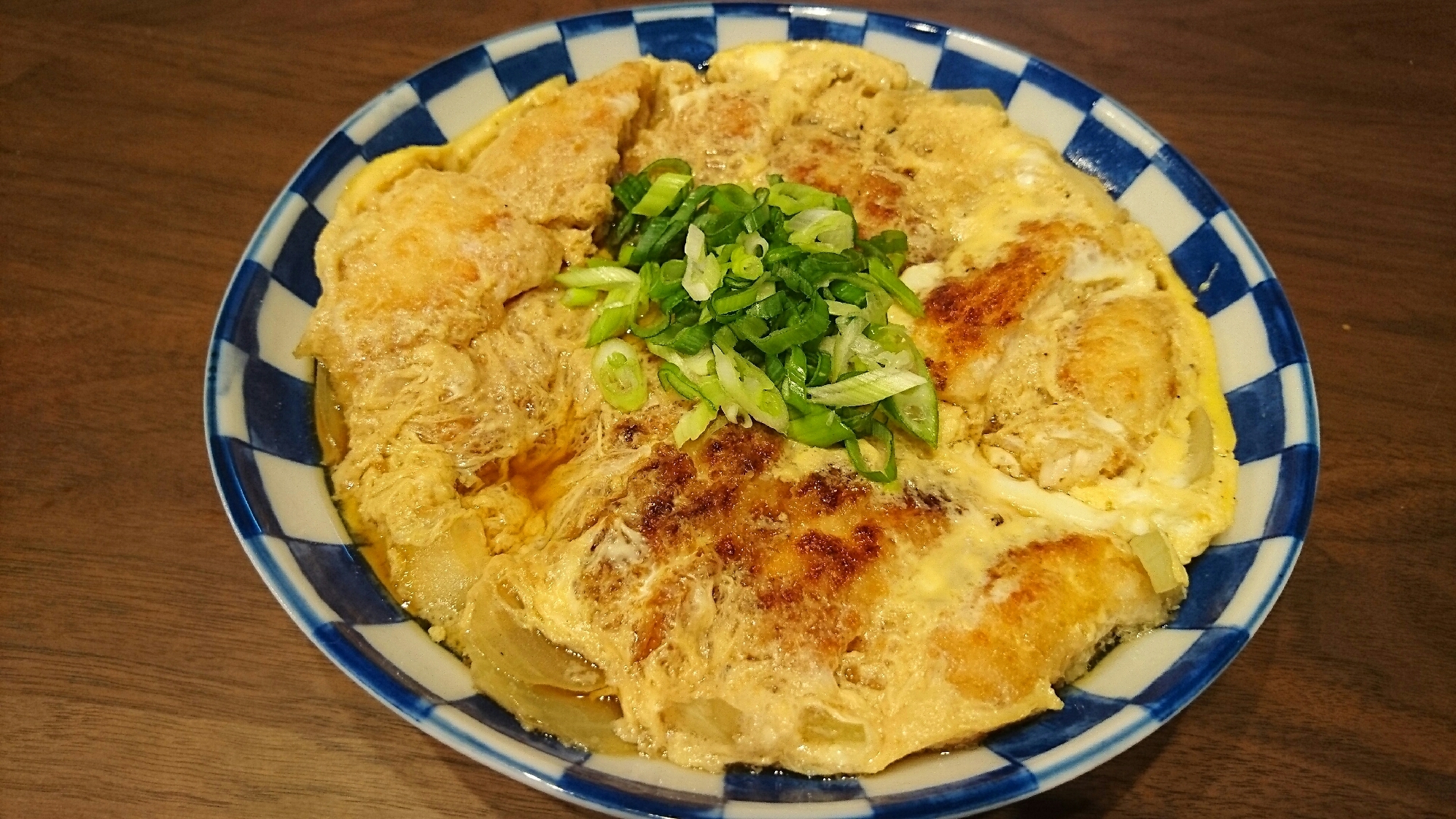 節約レシピ★チキンカツの卵とじ