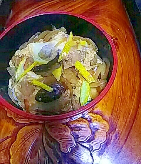 ゆず香る 玉ねぎ椎茸入り親子うどん レシピ 作り方 By あけぼのマジック 楽天レシピ ゆず香る 玉ねぎ椎茸入り親子うどん レシピ 作り方 By あけぼのマジック 楽天レシピ