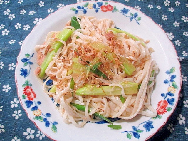 ツナとブロッコリーの茎の焼きうどん