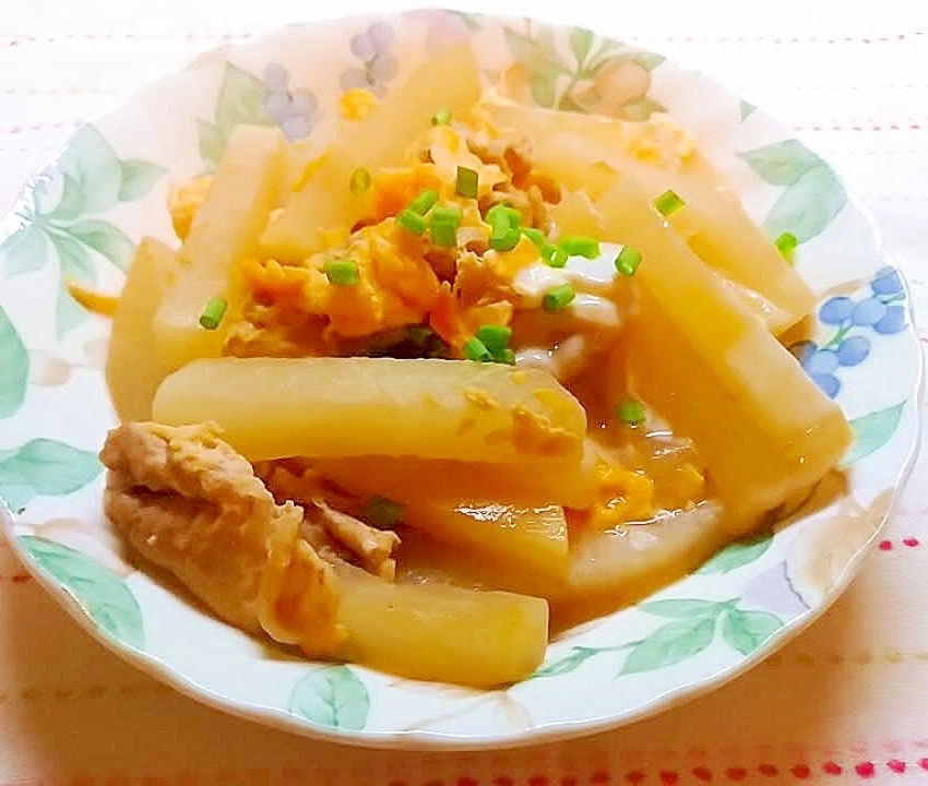 大根と豚肉の卵とじ