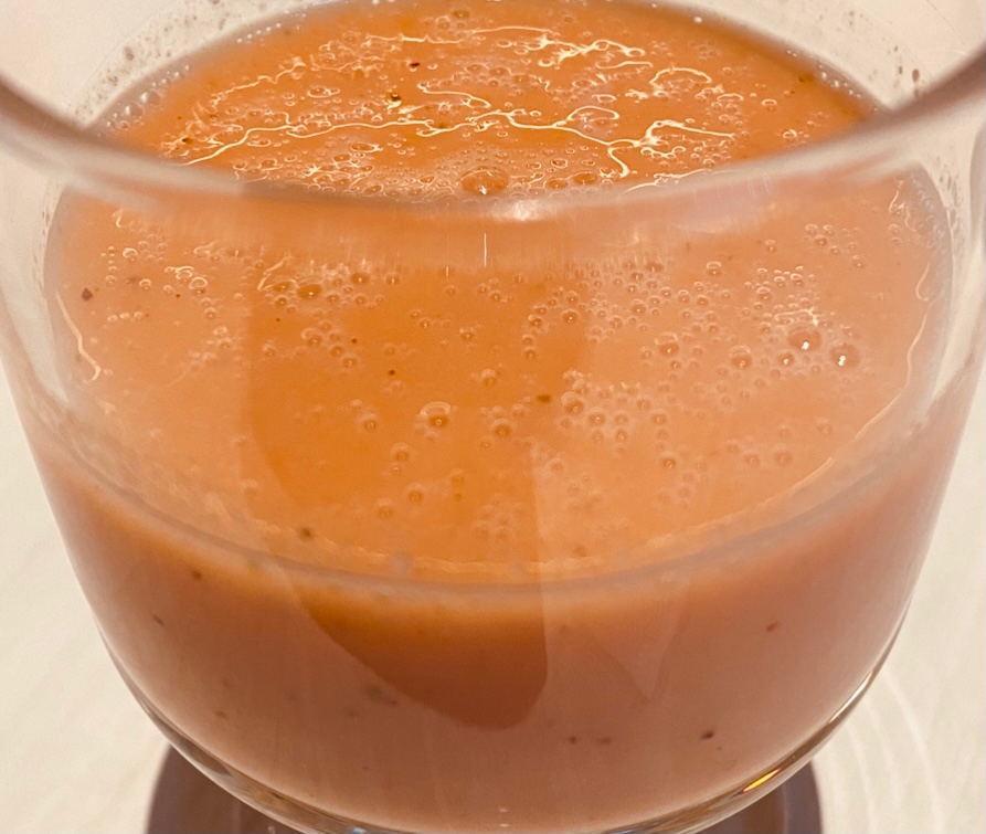 いちごと野菜のスムージー