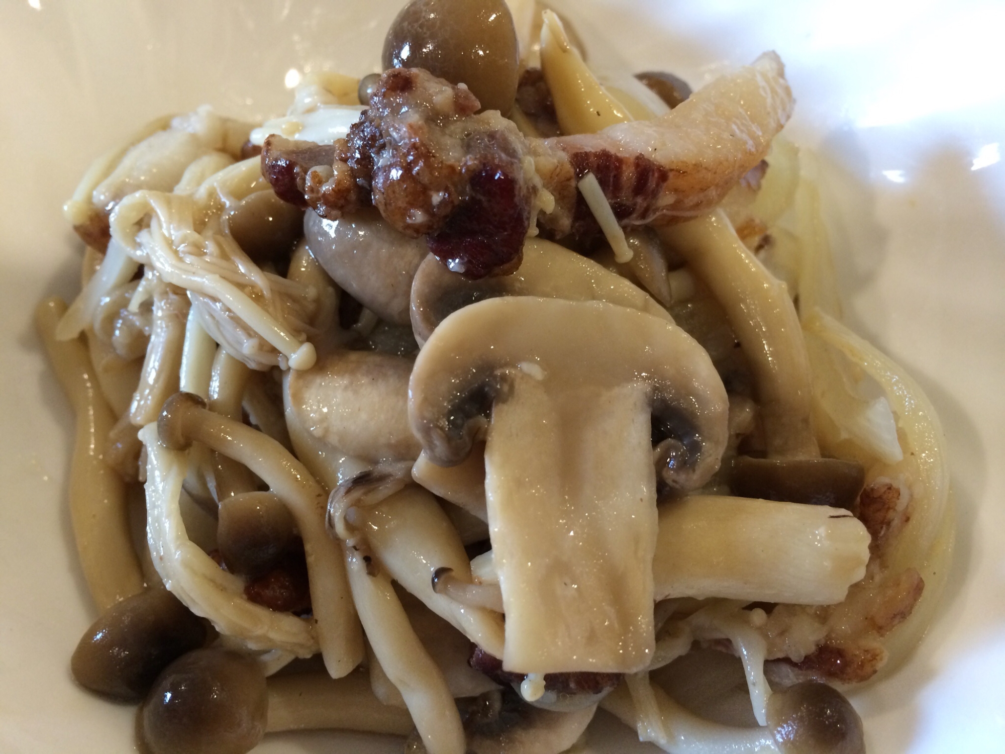 キノコとベーコンの白ワインガーリック炒め レシピ 作り方 By Masya0928 楽天レシピ