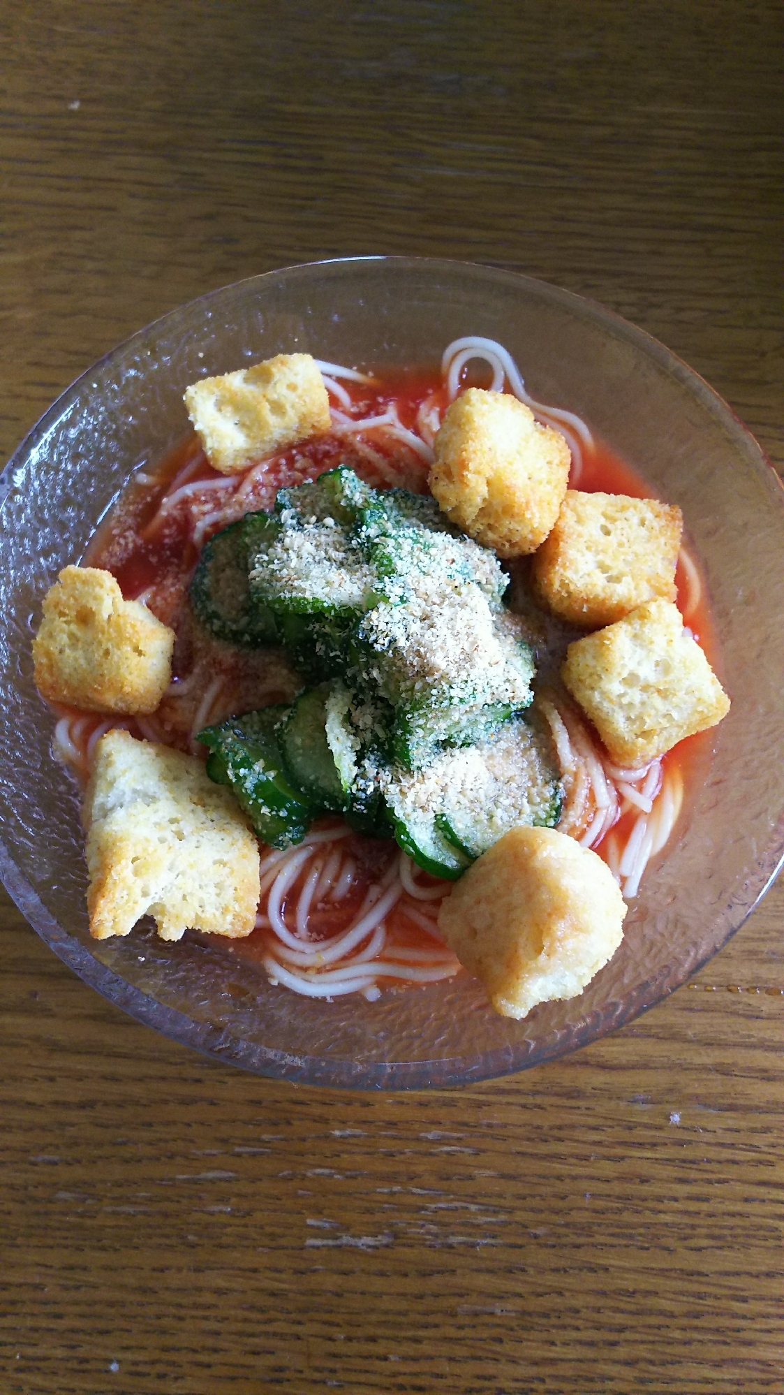 クルトン&きゅうりのトマトそうめん