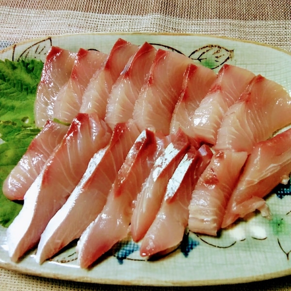 オリーブオイル レモンで食べる活ハマチの刺身 レシピ 作り方 By ここなっつん 楽天レシピ オリーブオイル レモンで食べる活ハマチの刺身 レシピ 作り方 By ここなっつん 楽天レシピ