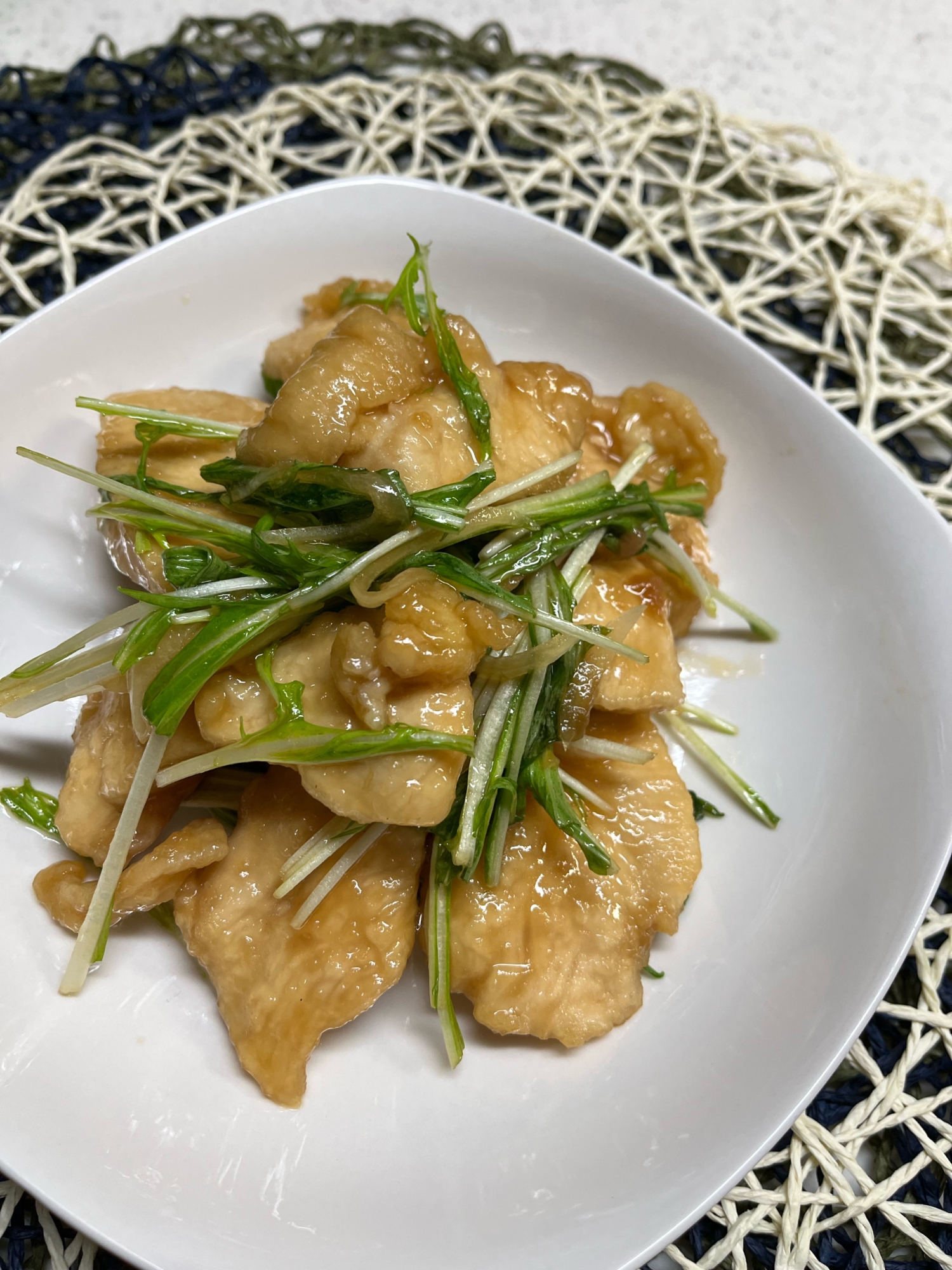 タレに梅干し♬柔らか鶏胸肉のタレ漬け