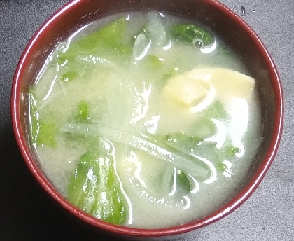 こんにちは〜レタスの外葉は炒める事が多いのですが、お味噌汁も美味しいですね(*^^*)レシピありがとうございました。
