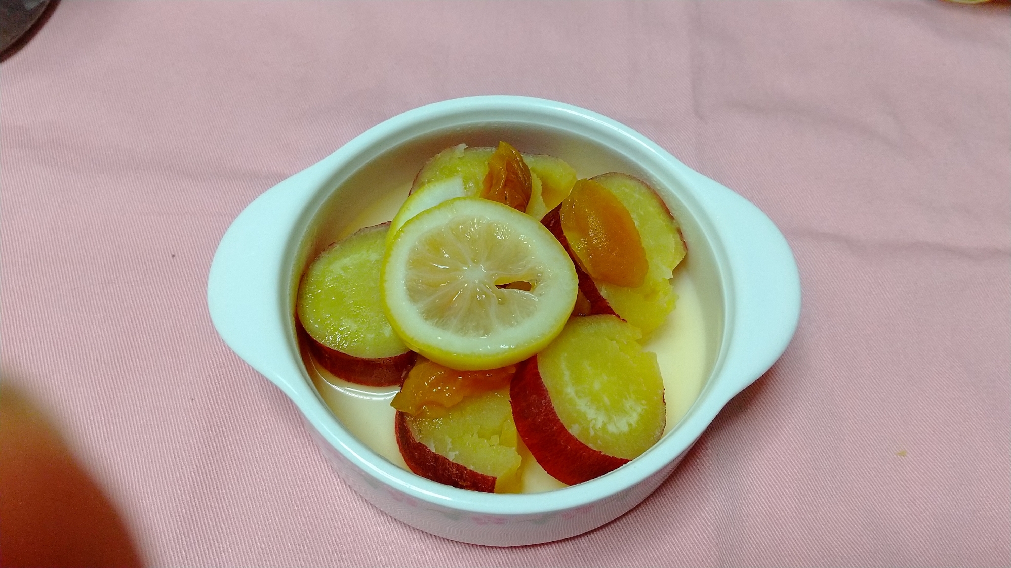 さつまいもと杏(ドライフルーツ)のレモン煮