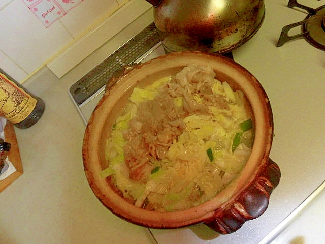 キャベツと葱と豚肉の韮スープ
