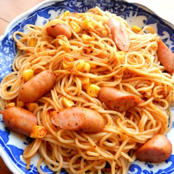 余ったピザソースで☆ウィンナーとコーンのスパゲティ
