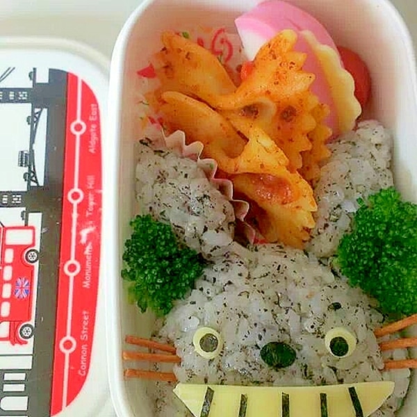 簡単 トトロのキャラ弁 レシピ 作り方 By ダイス夫人 楽天レシピ 簡単 トトロのキャラ弁 レシピ 作り方 By ダイス夫人 楽天レシピ