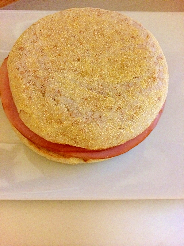 チーズとハムのマフィン