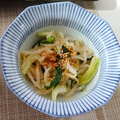 チンゲンサイで作らせて頂きました。簡単に作れて、野菜がたくさんとれるので、助かります♪