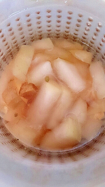 りんごとしょうがのぽかぽか蜂蜜ティー。