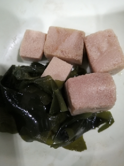 高野豆腐とわかめの煮物