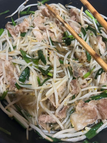 豚バラ肉のニラもやしのスタミナ！甘味噌炒め★