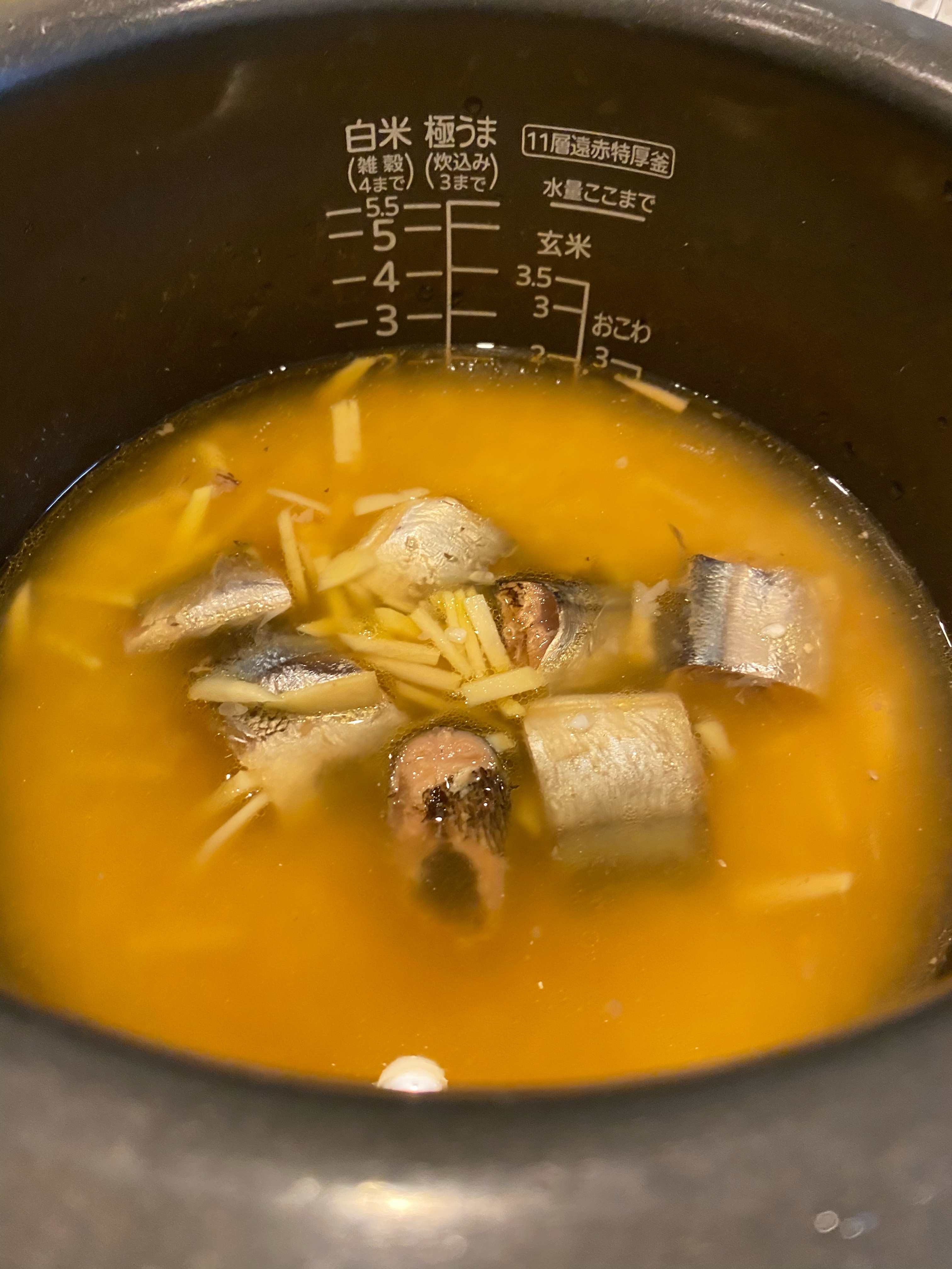 サンマの醤油煮の缶詰で作る炊き込みご飯 レシピ 作り方 By みひろれいか 楽天レシピ