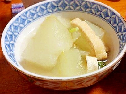 冬瓜と　あげの　煮物　かぶの葉入り