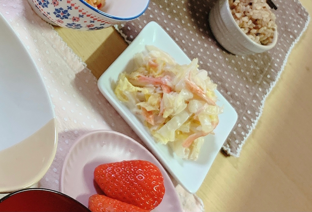 白菜とカニカマのマヨポンサラダ