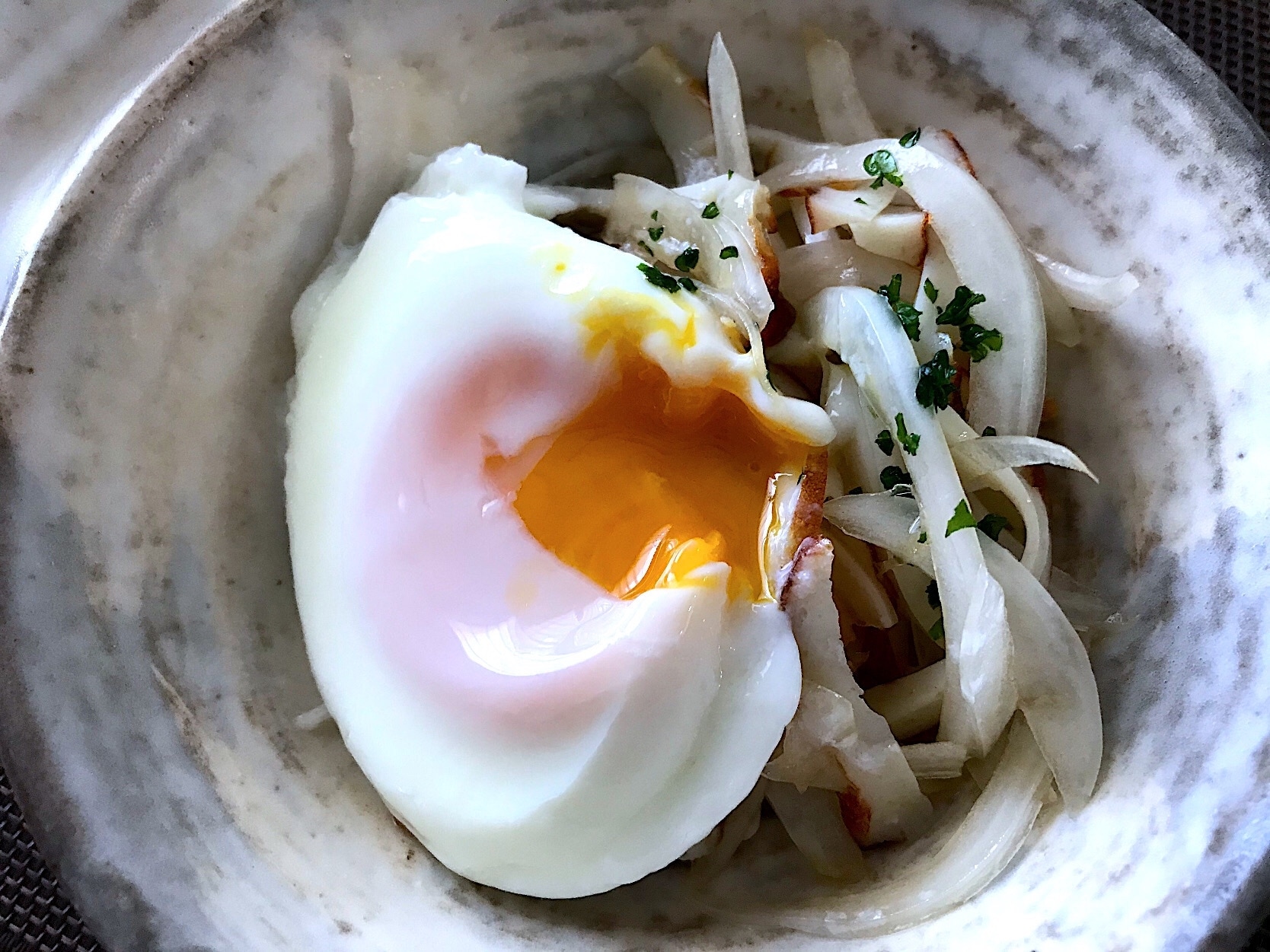 新玉ねぎとちくわの温玉のせ☆爽やか副菜 レシピ・作り方 by