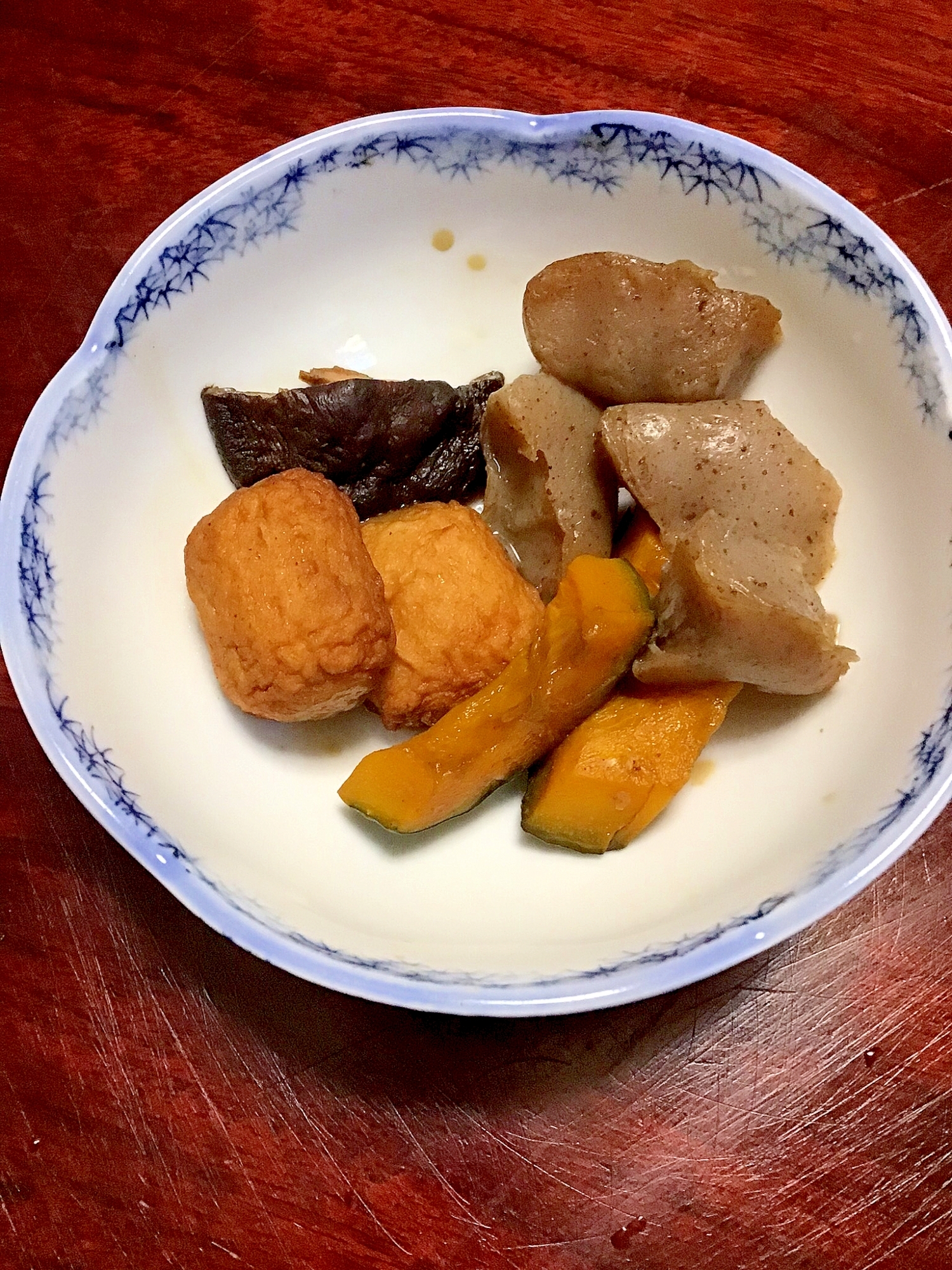 カボチャとこんにゃくとさつま揚げと椎茸の炒め煮。