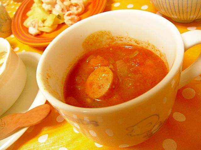 フランクフルト入りトマト野菜スープ　ミネストローネ