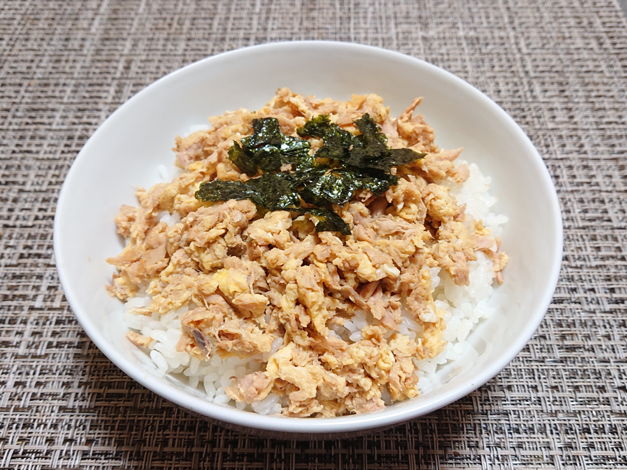 ツナたまそぼろ丼