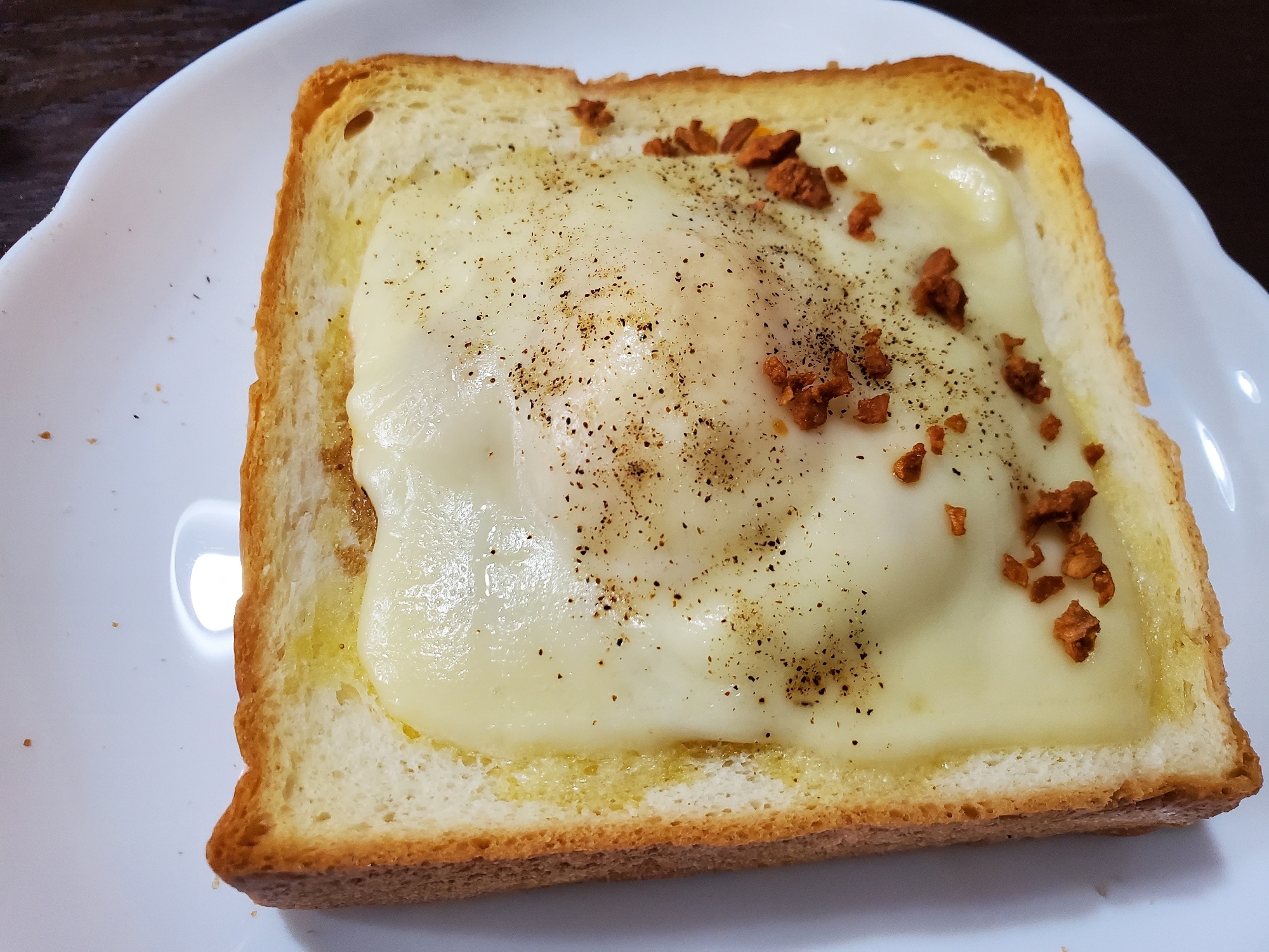 温玉とチーズ乗っけトースト