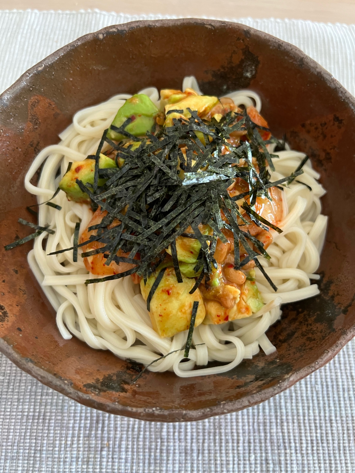 発酵食品たっぷり♪納豆、キムチ、アボカドうどん